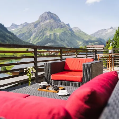 Hus Hoerili 레흐암 아르베르크